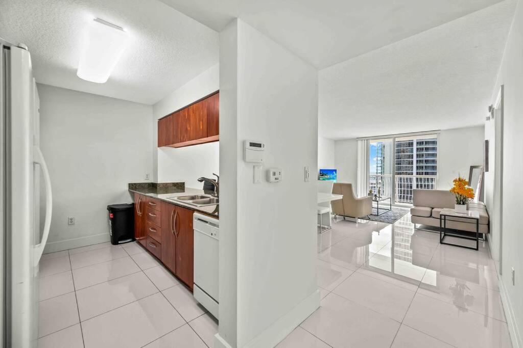 Luxurious 1 Bed Apartment In Brickell • Ocean View 마이애미 외부 사진